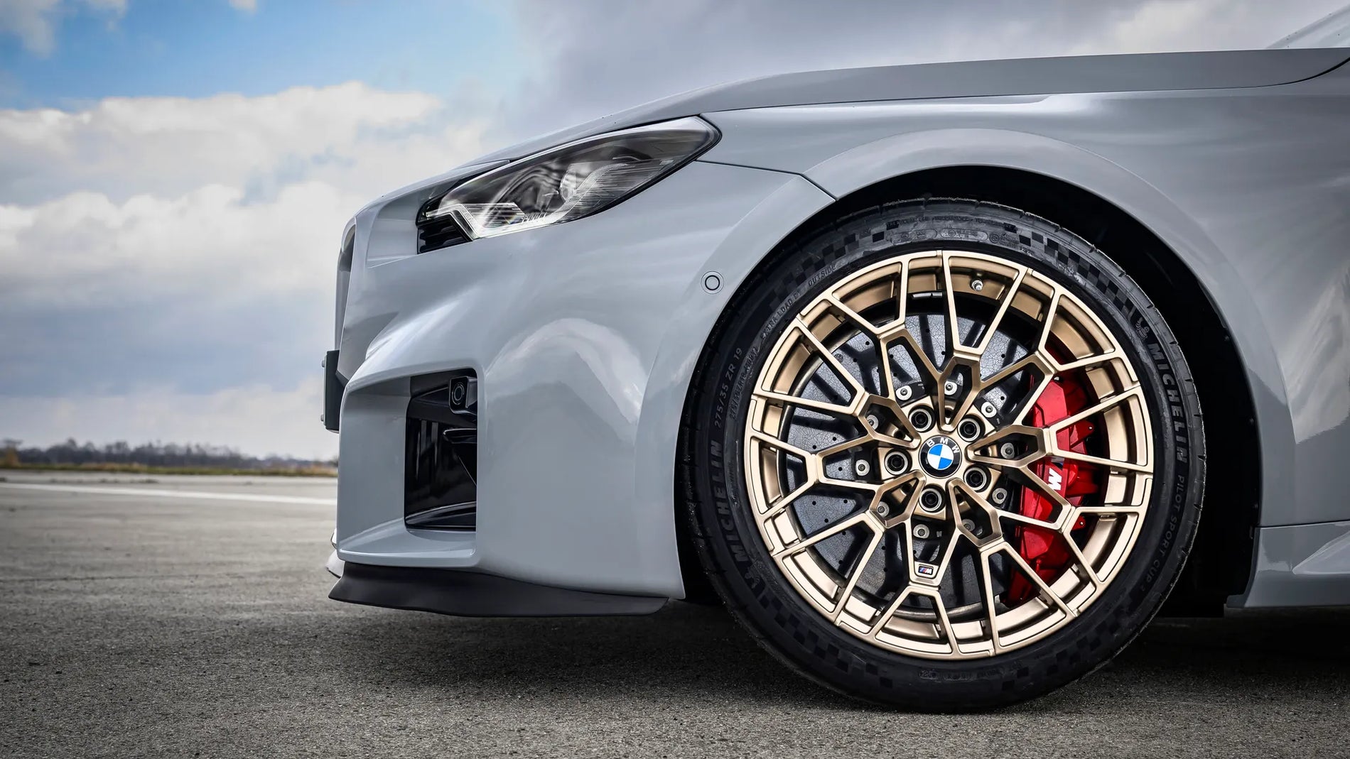 Official: BMW M2 CS Brings 523bhp and Unapologetic Attitude for £87K